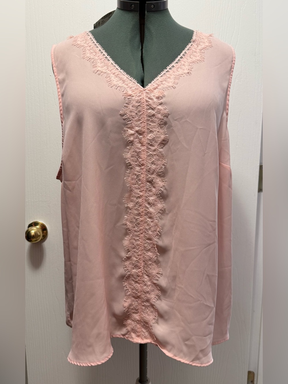 CJ Banks Blush Pink Lace Trim Sleeveless Blouse Vneck Feminine Chic Top Size 2x